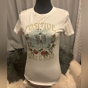 Free State T-Shirt skeleton positive body & mind M better fit small